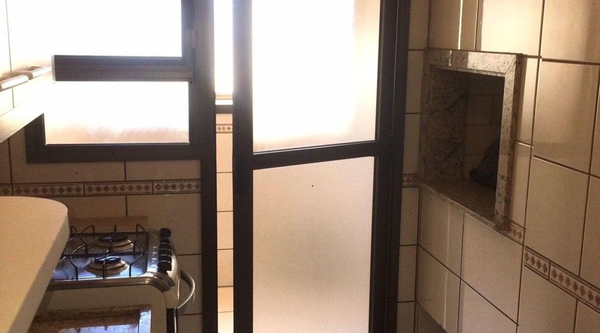Apartamento à venda com 91m², 2 dormitórios, 1 suíte, 1 vaga, no bairro Menino Deus em Porto Alegre