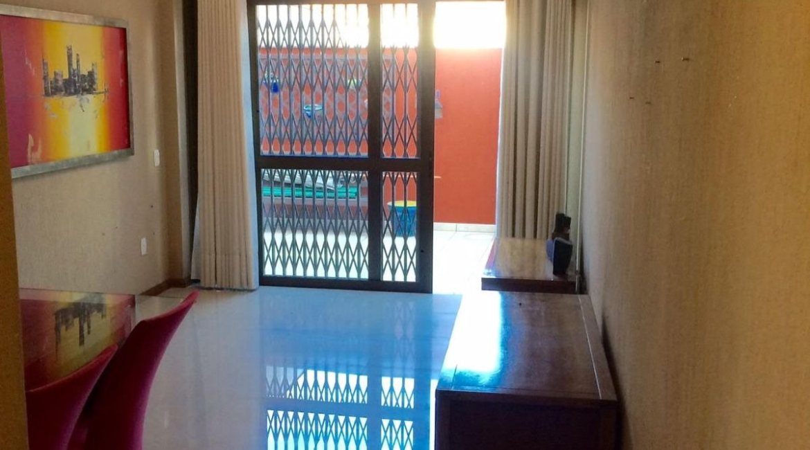 Apartamento à venda com 91m², 2 dormitórios, 1 suíte, 1 vaga, no bairro Menino Deus em Porto Alegre