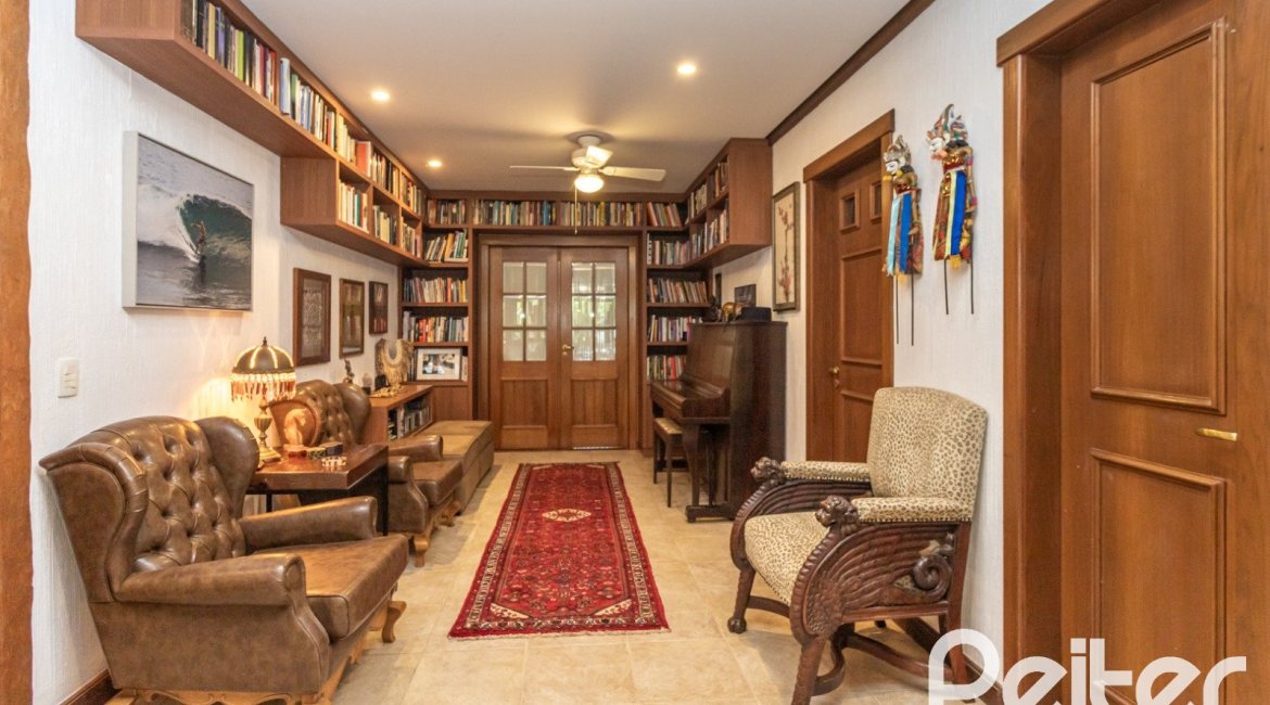 Casa em Condomínio à venda com 290m², 3 dormitórios, 3 suítes, 4 vagas, no bairro Terra Ville em PORTO ALEGRE