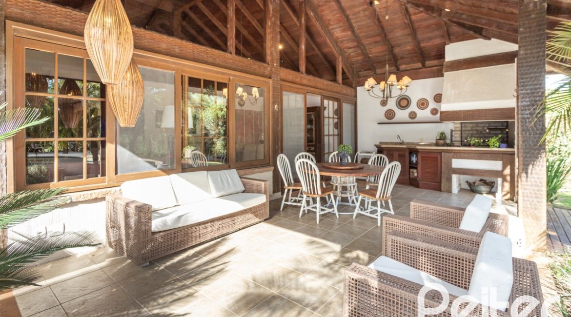 Casa em Condomínio à venda com 290m², 3 dormitórios, 3 suítes, 4 vagas, no bairro Terra Ville em PORTO ALEGRE