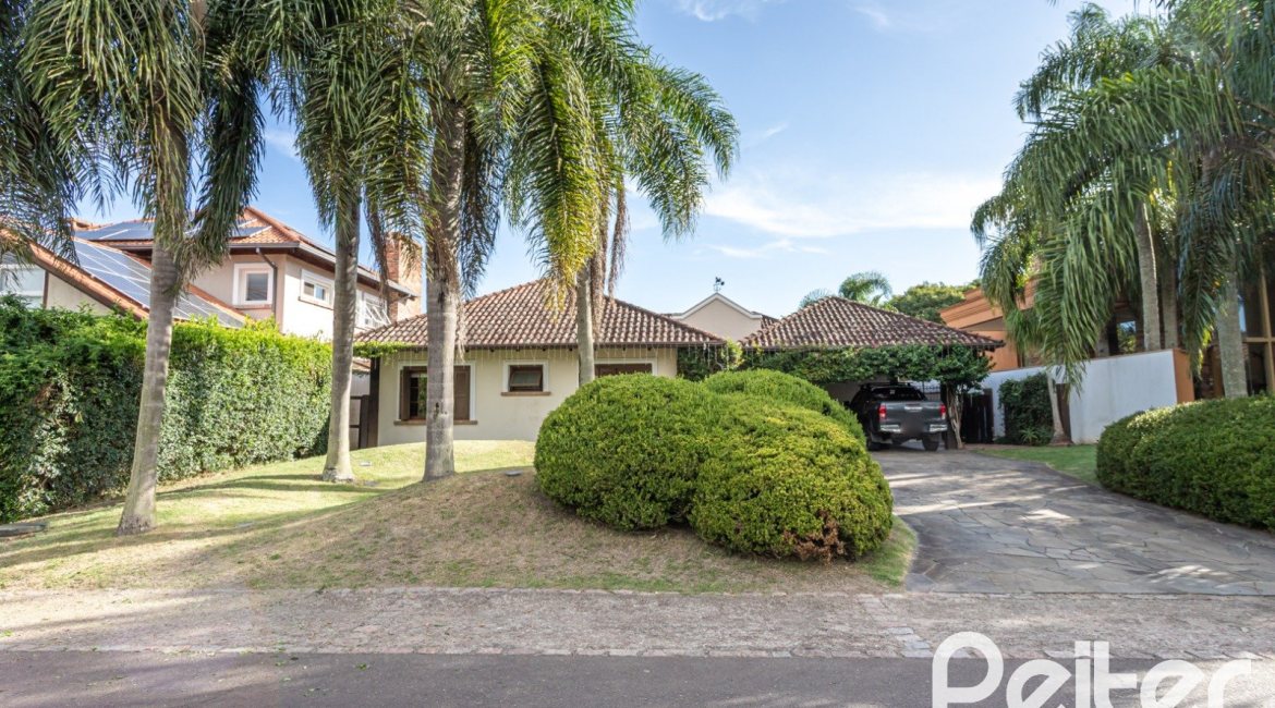 Casa em Condomínio à venda com 290m², 3 dormitórios, 3 suítes, 4 vagas, no bairro Terra Ville em PORTO ALEGRE
