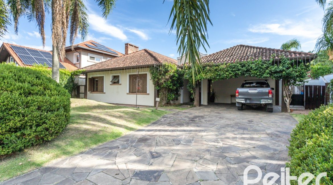 Casa em Condomínio à venda com 290m², 3 dormitórios, 3 suítes, 4 vagas, no bairro Terra Ville em PORTO ALEGRE