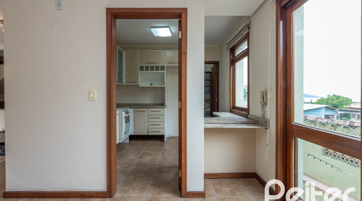 Casa em Condomínio à venda com 270m², 3 dormitórios, 1 suíte, 3 vagas, no bairro Jardim Isabel em PORTO ALEGRE