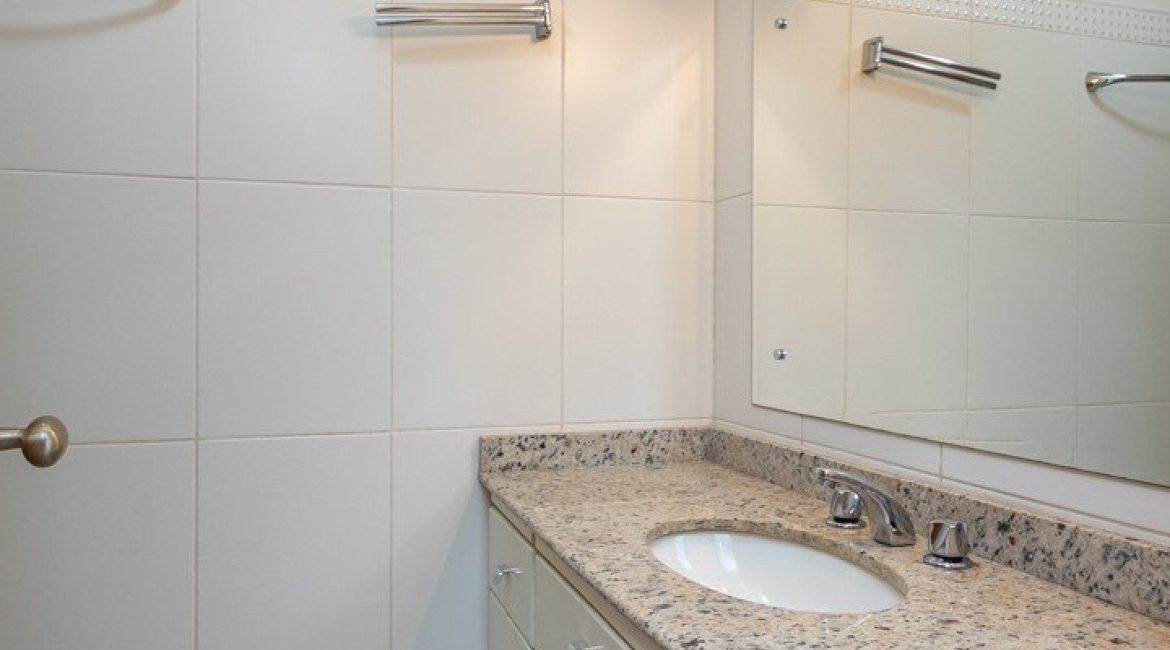 Casa em Condomínio à venda com 270m², 3 dormitórios, 1 suíte, 3 vagas, no bairro Jardim Isabel em PORTO ALEGRE