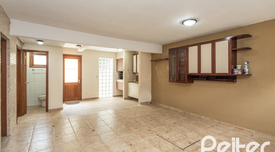 Casa em Condomínio à venda com 270m², 3 dormitórios, 1 suíte, 3 vagas, no bairro Jardim Isabel em PORTO ALEGRE