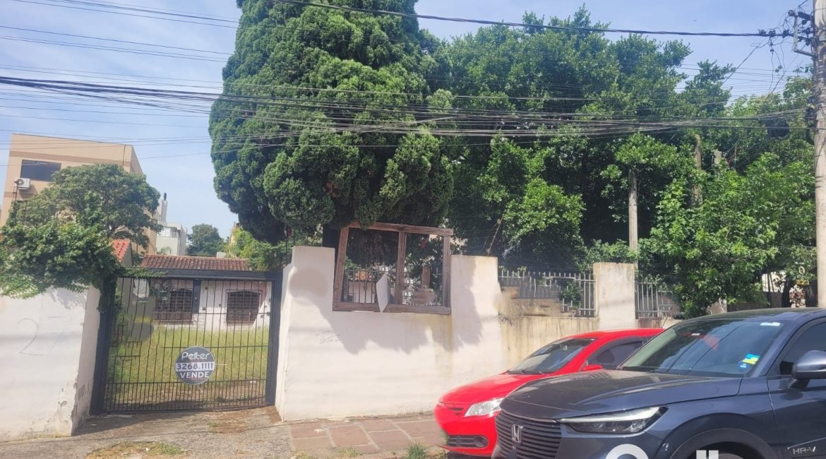 Terreno à venda, no bairro Tristeza em Porto Alegre
