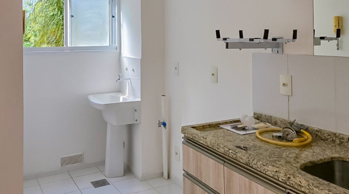 Apartamento à venda com 45m², 2 dormitórios, 1 vaga, no bairro Ipanema em PORTO ALEGRE