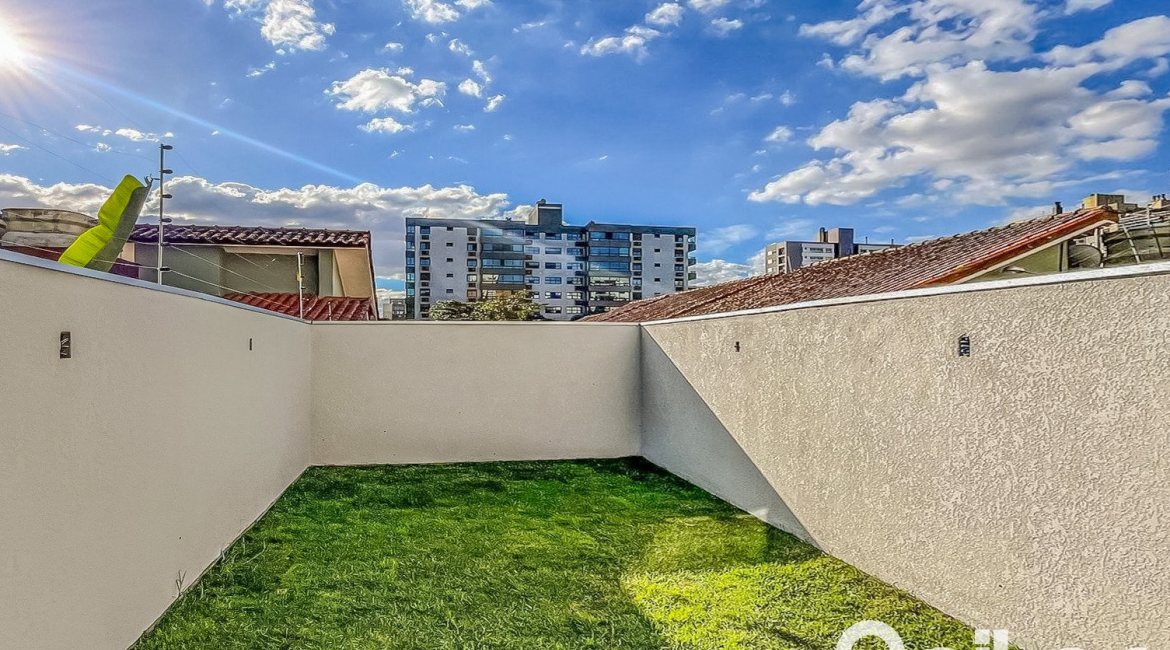 Casa em Condomínio à venda com 125m², 3 dormitórios, 3 suítes, 2 vagas, no bairro Tristeza em Porto Alegre