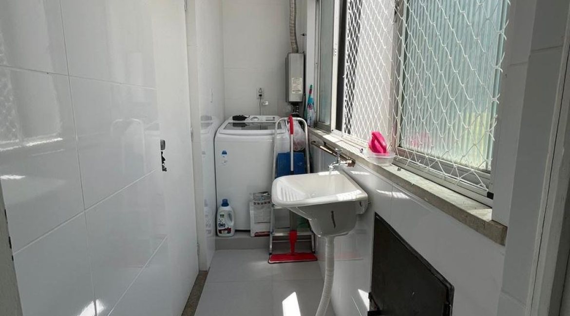 Apartamento à venda com 110m², 3 dormitórios, 1 suíte, 2 vagas, no bairro Menino Deus em Porto Alegre