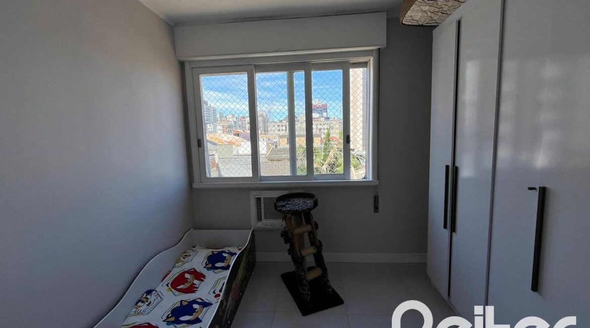 Apartamento à venda com 110m², 3 dormitórios, 1 suíte, 2 vagas, no bairro Menino Deus em Porto Alegre