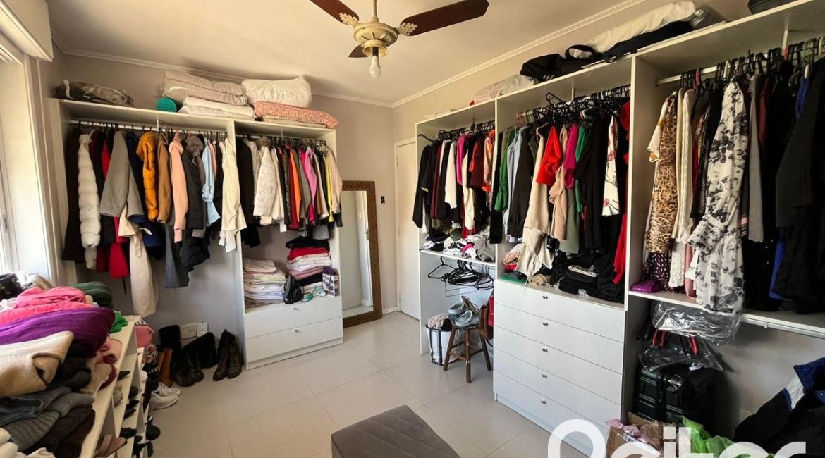 Apartamento à venda com 110m², 3 dormitórios, 1 suíte, 2 vagas, no bairro Menino Deus em Porto Alegre