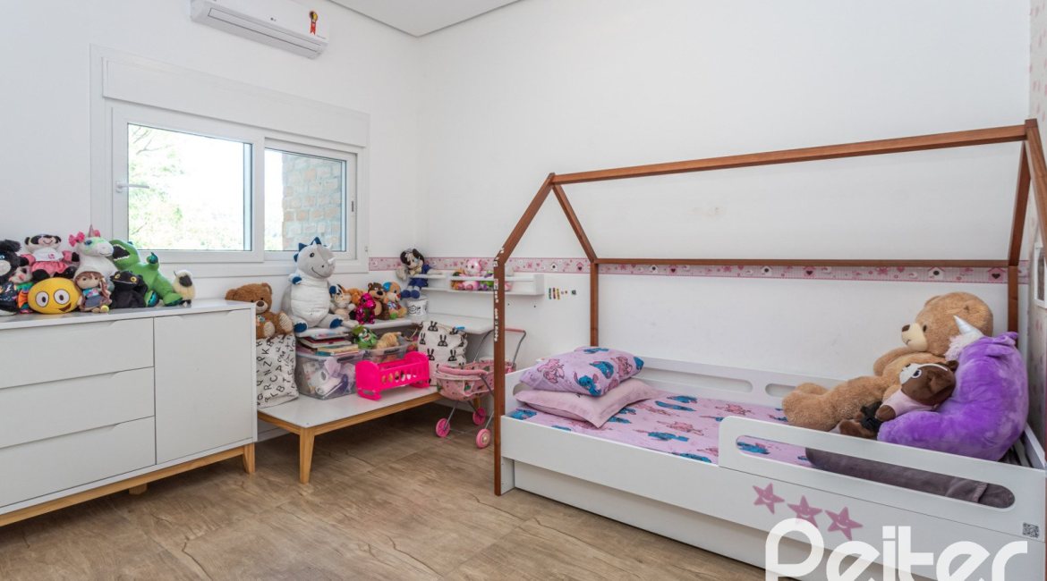 Casa em Condomínio à venda com 248m², 3 dormitórios, 2 suítes, 2 vagas, no bairro Alphaville em PORTO ALEGRE