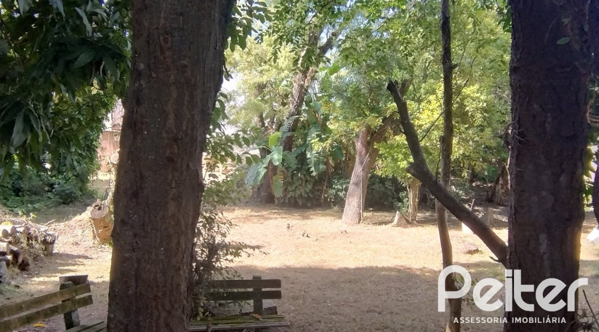 Terreno à venda com 588m², no bairro Guarujá em Porto Alegre