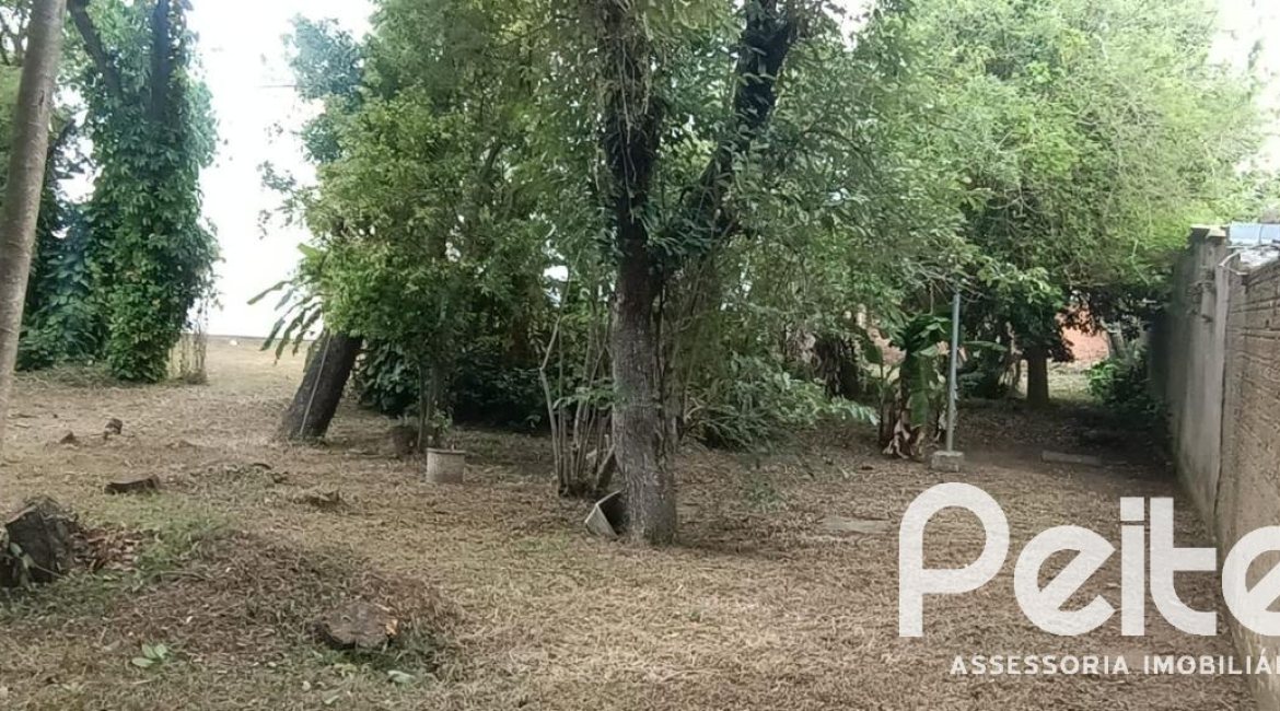 Terreno à venda com 588m², no bairro Guarujá em Porto Alegre