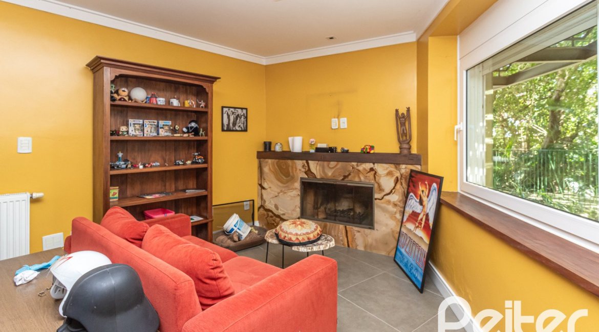 Casa à venda com 547m², 4 dormitórios, 4 suítes, 4 vagas, no bairro Vila Assunção em Porto Alegre