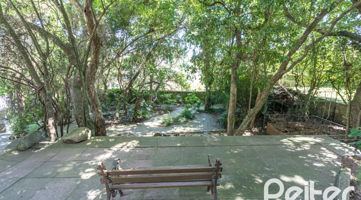 Casa à venda com 547m², 4 dormitórios, 4 suítes, 4 vagas, no bairro Vila Assunção em Porto Alegre