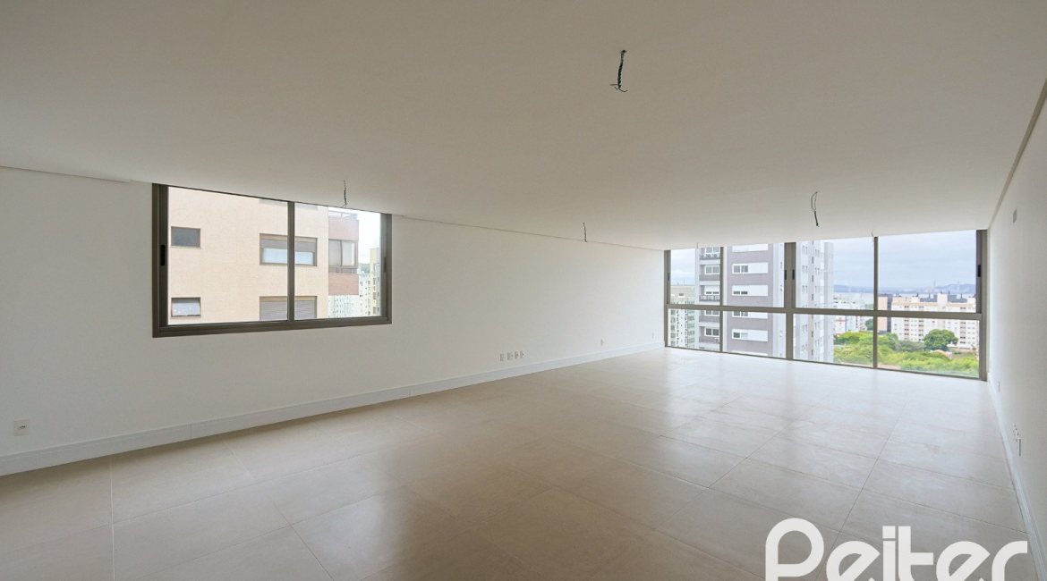Apartamento à venda com 216m², 3 dormitórios, 3 suítes, 3 vagas, no bairro Tristeza em PORTO ALEGRE