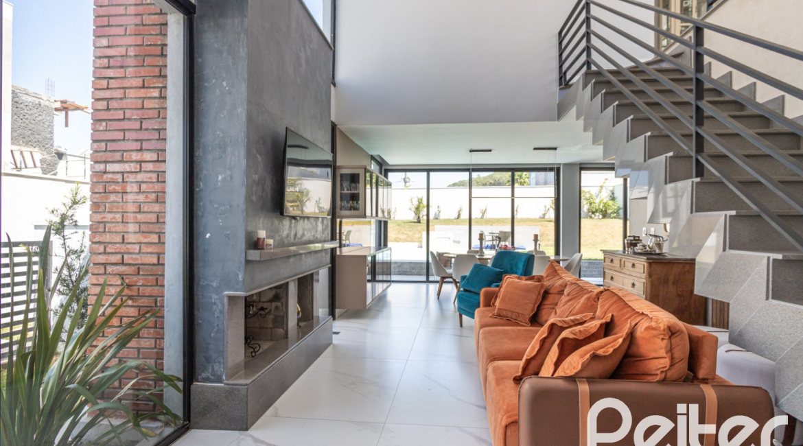 Casa em Condomínio à venda com 263m², 4 dormitórios, 4 suítes, 2 vagas, no bairro Alphaville em PORTO ALEGRE