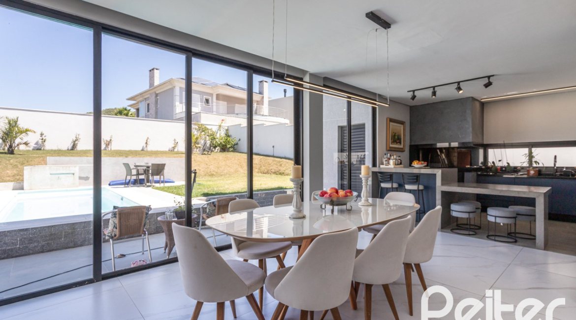 Casa em Condomínio à venda com 263m², 4 dormitórios, 4 suítes, 2 vagas, no bairro Alphaville em PORTO ALEGRE