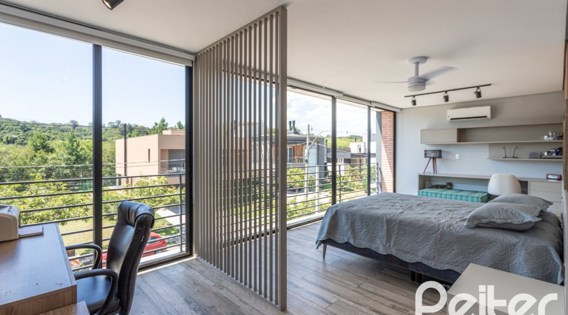 Casa em Condomínio à venda com 263m², 4 dormitórios, 4 suítes, 2 vagas, no bairro Alphaville em PORTO ALEGRE