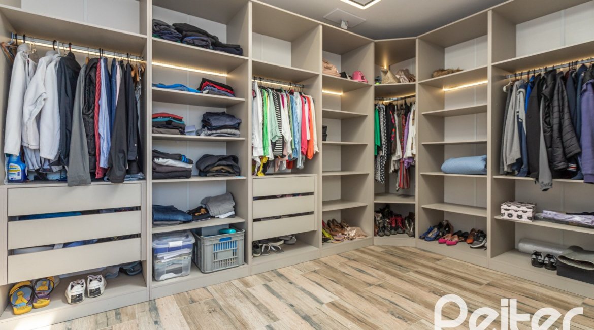 Casa em Condomínio à venda com 263m², 4 dormitórios, 4 suítes, 2 vagas, no bairro Alphaville em PORTO ALEGRE