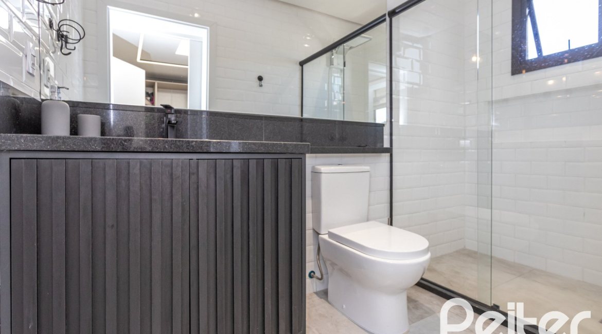 Casa em Condomínio à venda com 263m², 4 dormitórios, 4 suítes, 2 vagas, no bairro Alphaville em PORTO ALEGRE