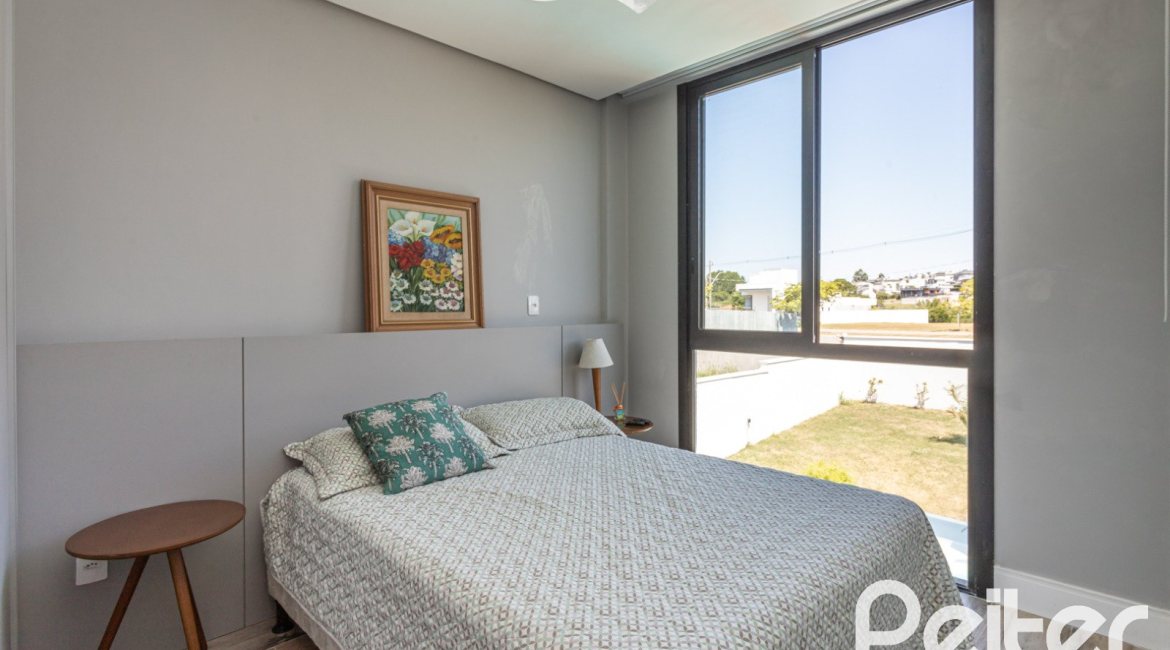 Casa em Condomínio à venda com 263m², 4 dormitórios, 4 suítes, 2 vagas, no bairro Alphaville em PORTO ALEGRE