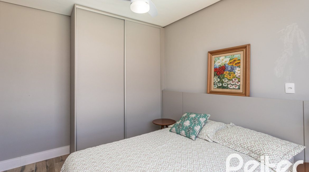 Casa em Condomínio à venda com 263m², 4 dormitórios, 4 suítes, 2 vagas, no bairro Alphaville em PORTO ALEGRE