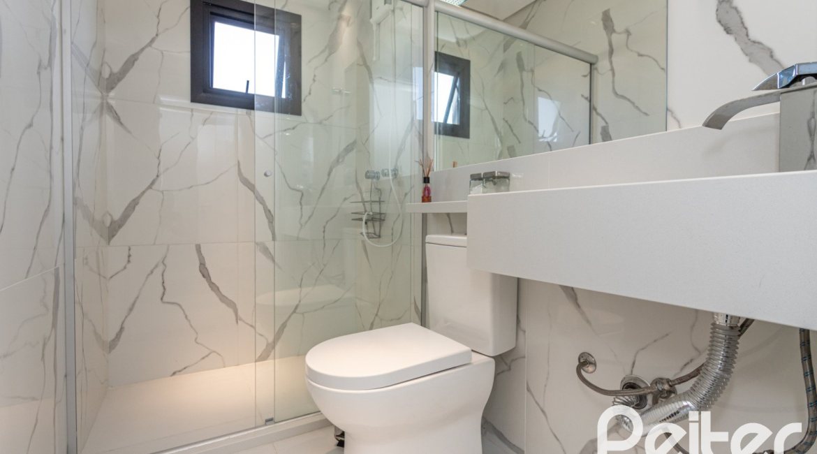 Casa em Condomínio à venda com 263m², 4 dormitórios, 4 suítes, 2 vagas, no bairro Alphaville em PORTO ALEGRE