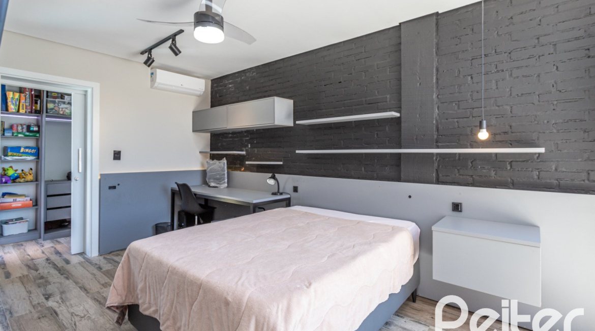 Casa em Condomínio à venda com 263m², 4 dormitórios, 4 suítes, 2 vagas, no bairro Alphaville em PORTO ALEGRE