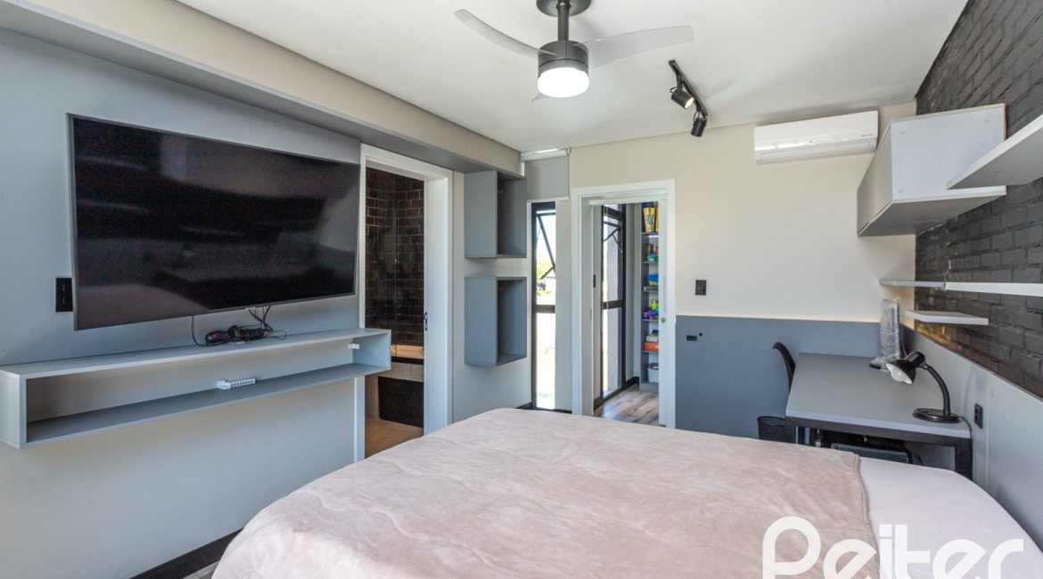 Casa em Condomínio à venda com 263m², 4 dormitórios, 4 suítes, 2 vagas, no bairro Alphaville em PORTO ALEGRE