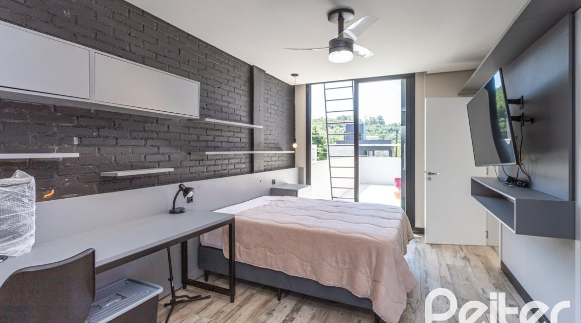 Casa em Condomínio à venda com 263m², 4 dormitórios, 4 suítes, 2 vagas, no bairro Alphaville em PORTO ALEGRE