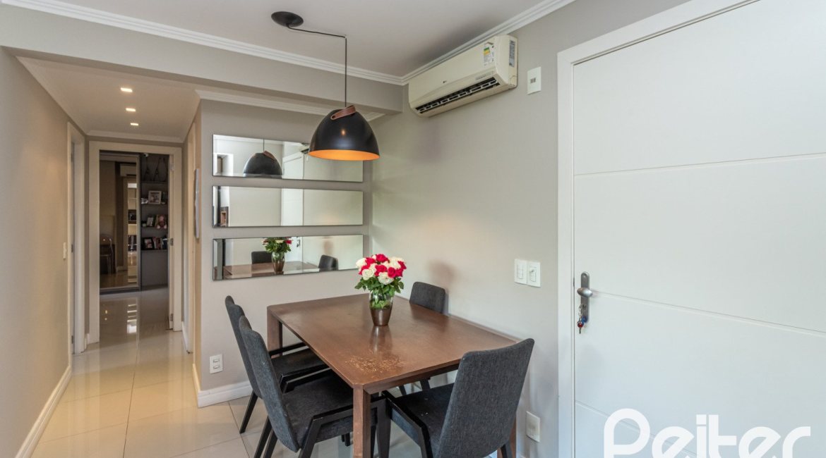 Apartamento à venda com 55m², 2 dormitórios, 1 suíte, 1 vaga, no bairro Tristeza em PORTO ALEGRE