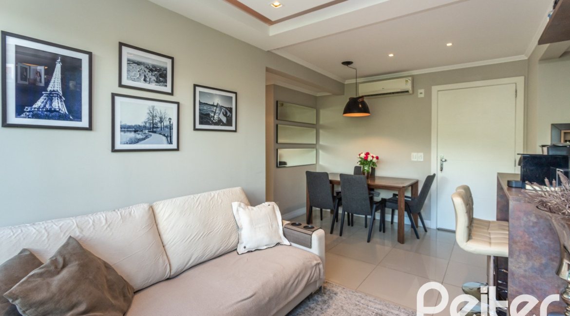 Apartamento à venda com 55m², 2 dormitórios, 1 suíte, 1 vaga, no bairro Tristeza em PORTO ALEGRE