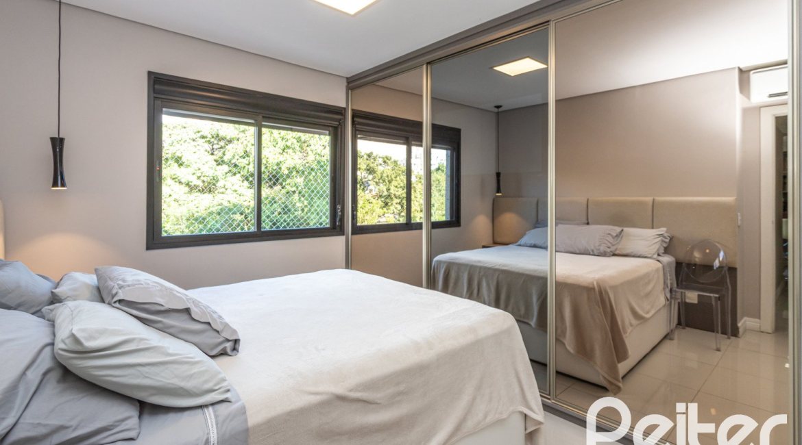 Apartamento à venda com 55m², 2 dormitórios, 1 suíte, 1 vaga, no bairro Tristeza em PORTO ALEGRE