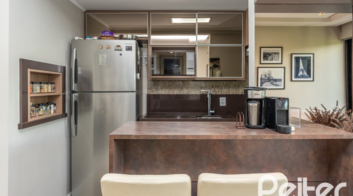 Apartamento à venda com 55m², 2 dormitórios, 1 suíte, 1 vaga, no bairro Tristeza em PORTO ALEGRE