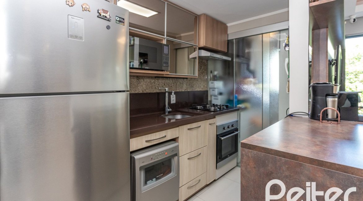 Apartamento à venda com 55m², 2 dormitórios, 1 suíte, 1 vaga, no bairro Tristeza em PORTO ALEGRE