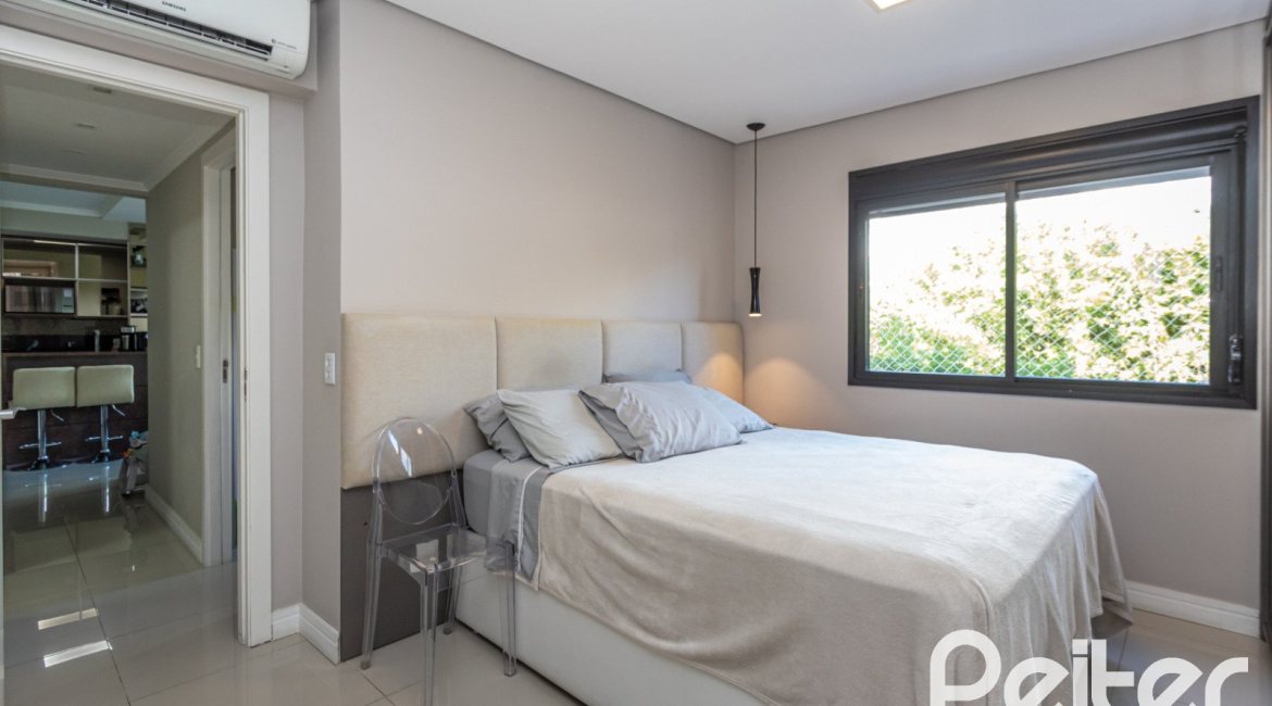 Apartamento à venda com 55m², 2 dormitórios, 1 suíte, 1 vaga, no bairro Tristeza em PORTO ALEGRE