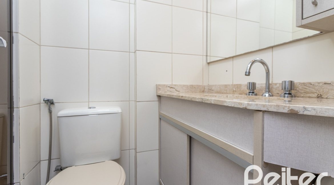 Apartamento à venda com 55m², 2 dormitórios, 1 suíte, 1 vaga, no bairro Tristeza em PORTO ALEGRE