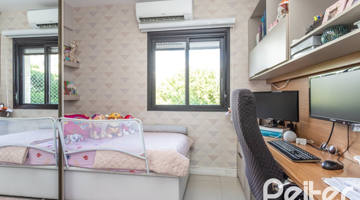 Apartamento à venda com 55m², 2 dormitórios, 1 suíte, 1 vaga, no bairro Tristeza em PORTO ALEGRE