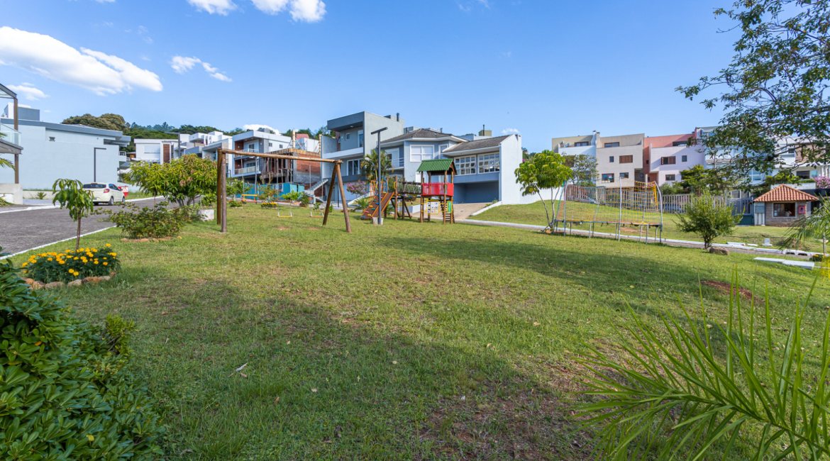 Terreno em condomínio à venda, no bairro Vila Nova em Porto Alegre