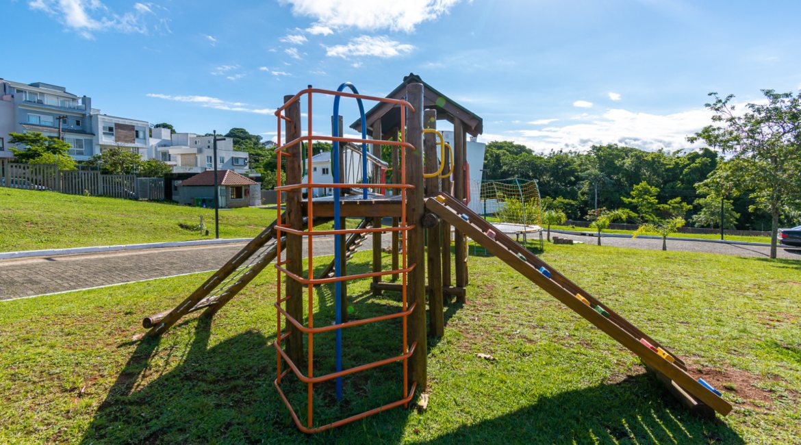 Terreno em condomínio à venda, no bairro Vila Nova em Porto Alegre