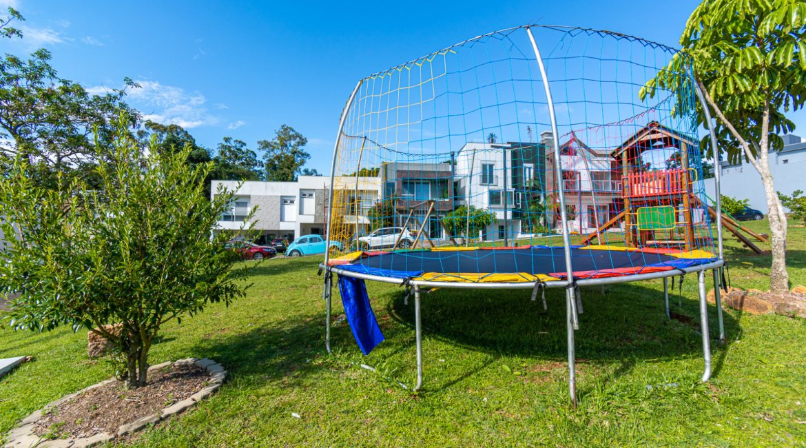 Terreno em condomínio à venda, no bairro Vila Nova em Porto Alegre