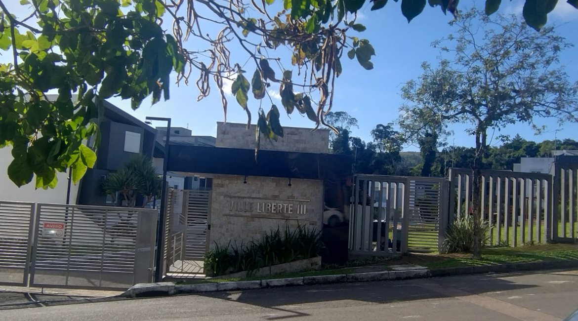Terreno em condomínio à venda, no bairro Vila Nova em Porto Alegre