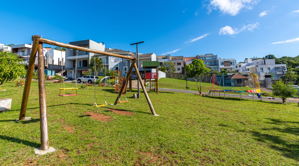 Terreno em condomínio à venda, no bairro Vila Nova em Porto Alegre