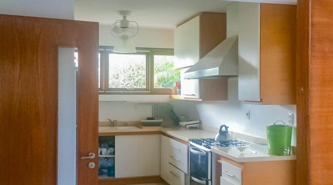 Casa em Condomínio à venda com 435m², 4 dormitórios, 3 suítes, 4 vagas, no bairro Terra Ville em PORTO ALEGRE