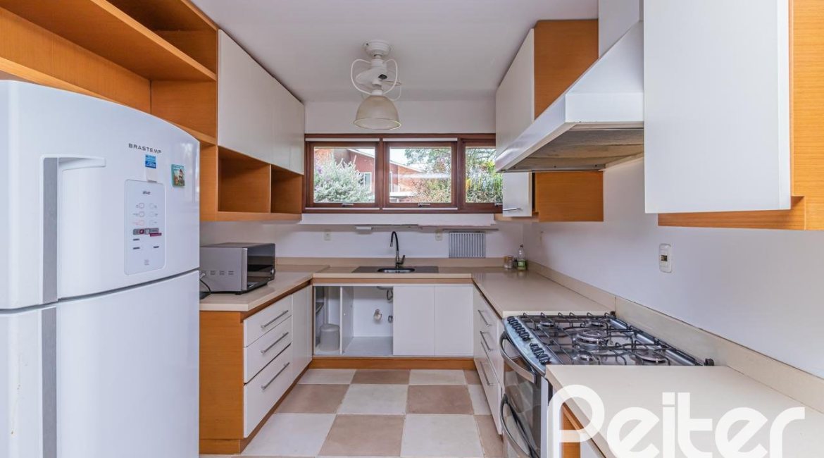 Casa em Condomínio à venda com 435m², 4 dormitórios, 3 suítes, 4 vagas, no bairro Terra Ville em PORTO ALEGRE