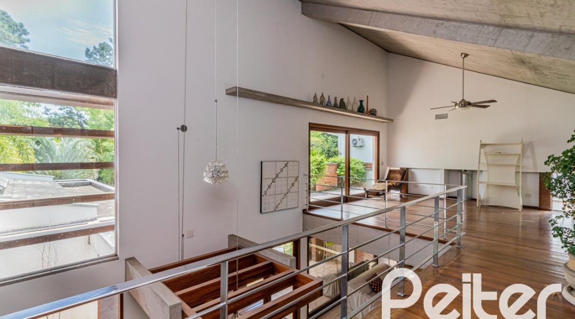 Casa em Condomínio à venda com 435m², 4 dormitórios, 3 suítes, 4 vagas, no bairro Terra Ville em PORTO ALEGRE