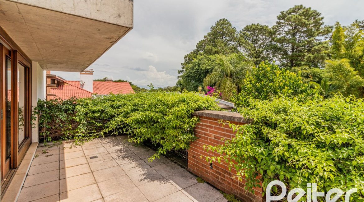 Casa em Condomínio à venda com 435m², 4 dormitórios, 3 suítes, 4 vagas, no bairro Terra Ville em PORTO ALEGRE