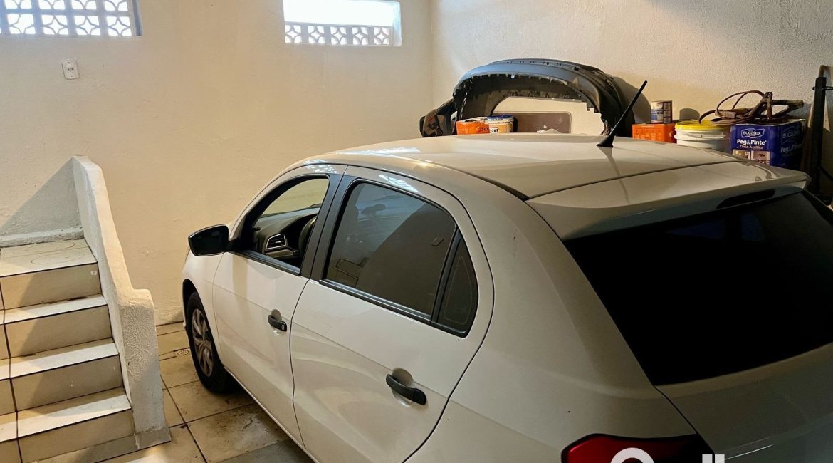 Casa à venda com 285m², 3 dormitórios, 2 vagas, no bairro Nonoai em Porto Alegre